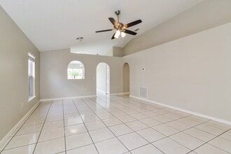 7666 Harbor Bend Cir in Orlando, FL - Building Photo - Building Photo