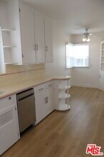 309 Jasmine Ave in Newport Beach, CA - Building Photo - Building Photo