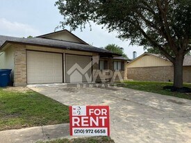 13811 Flairwood St in San Antonio, TX - Building Photo