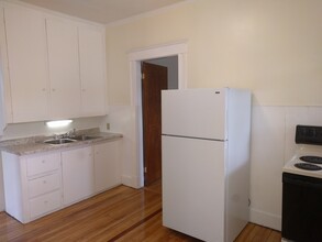 175 Summer St, Unit 1 in Auburn, ME - Building Photo - Building Photo