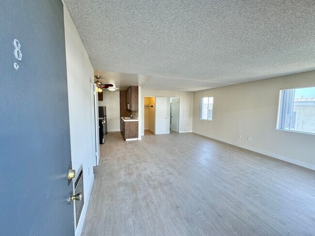 3432 S Centinela Ave-Unit -34 08 in Los Angeles, CA - Building Photo - Building Photo