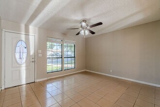 8414 Standing Rock St in San Antonio, TX - Building Photo - Building Photo