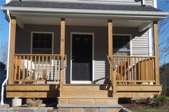 5 Bungalow Terrace in Newtown, CT - Building Photo - Building Photo