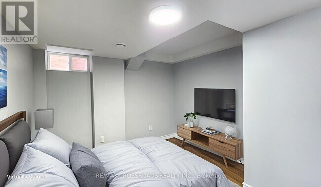 215 Symington Ave in Oshawa, ON - Building Photo - Building Photo