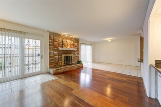 10363 Briar Forest Dr in Houston, TX - Building Photo - Building Photo