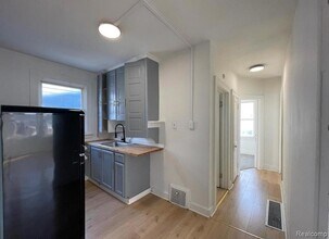 3548 St Clair St in Detroit, MI - Foto de edificio - Building Photo