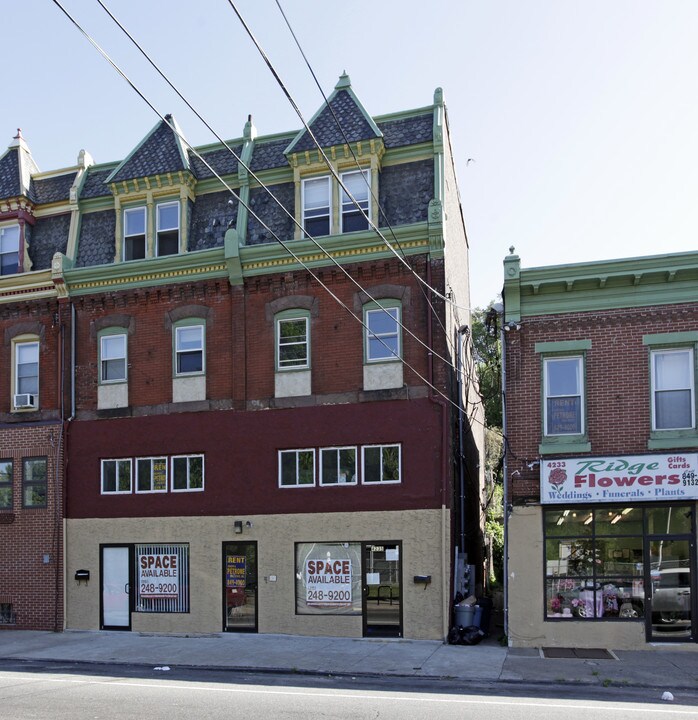 4235-4237 Ridge Ave in Philadelphia, PA - Building Photo