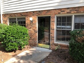 2804 Carriage Dr in Winston-Salem, NC - Building Photo - Building Photo