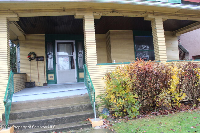 220 Colfax Ave in Scranton, PA - Foto de edificio - Building Photo