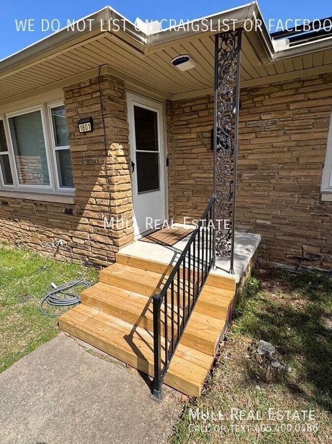 1801 Oxford Way in The Village, OK - Building Photo - Building Photo