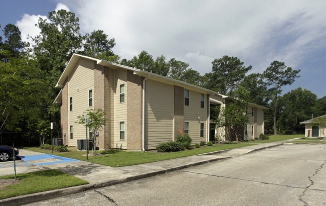 Stones Throw Apartments in Slidell, LA - Foto de edificio - Building Photo