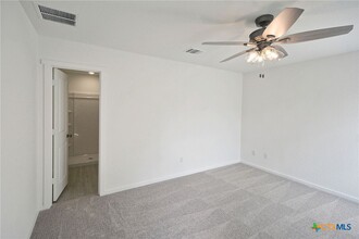 725 Hillview Ave in New Braunfels, TX - Building Photo - Building Photo