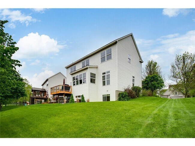 730 Tilia Ln in Victoria, MN - Building Photo - Building Photo