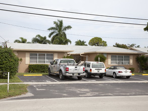 347 SW 15th St in Pompano Beach, FL - Building Photo - Building Photo