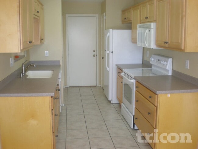 10221 N 87th Ln in Peoria, AZ - Building Photo - Building Photo