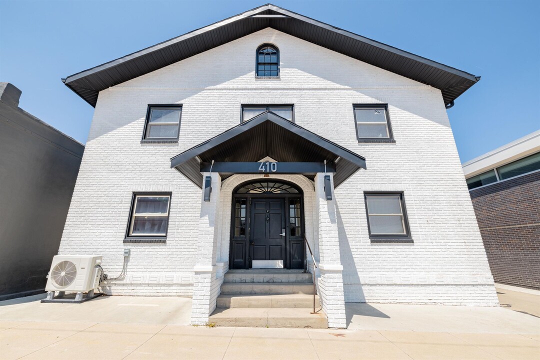 410 1st St in Milford, NE - Building Photo