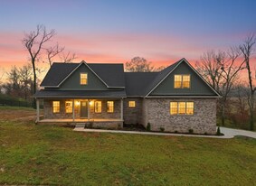 100 Seven Oaks Dr in Richmond, KY - Building Photo