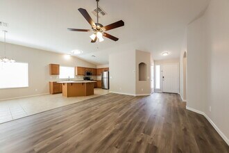 2128 E Danbury Rd in Phoenix, AZ - Building Photo - Building Photo