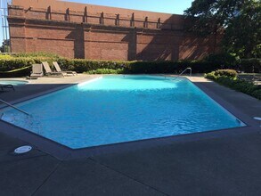 6363 Christie Ave, Unit 1911 in Emeryville, CA - Building Photo - Building Photo