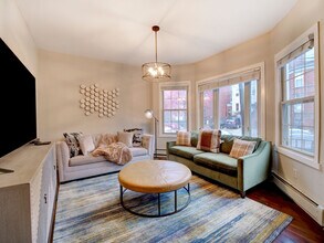 24 Britton St in Jersey City, NJ - Foto de edificio - Building Photo