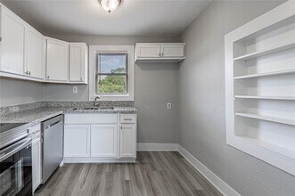 200 W Caroline St-Unit -B in Trinity, TX - Building Photo - Building Photo