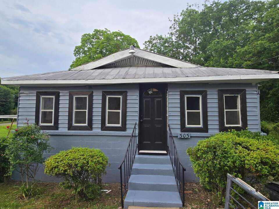 303 2nd Ave in Mulga, AL - Building Photo