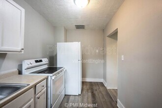 2930 N Dearborn St, Unit B in Indianapolis, IN - Building Photo - Building Photo