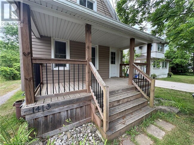 1413 Station St in Pelham, ON - Building Photo - Building Photo