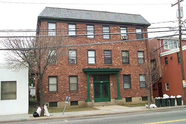 203 Willis Ave in Mineola, NY - Building Photo - Building Photo