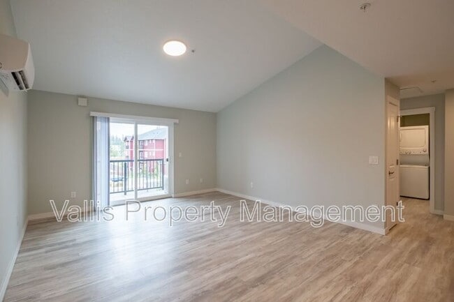 property at 13001 S Crompton Lane