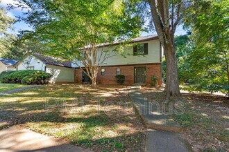5005 Hawthorne Ct in Smyrna, GA - Building Photo - Building Photo