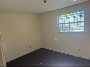 2545 Robert St in Jacksonville, FL - Foto de edificio - Building Photo