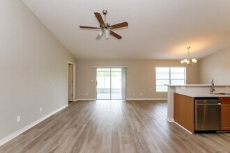 2021 Lori Ann St in Brandon, FL - Building Photo - Building Photo