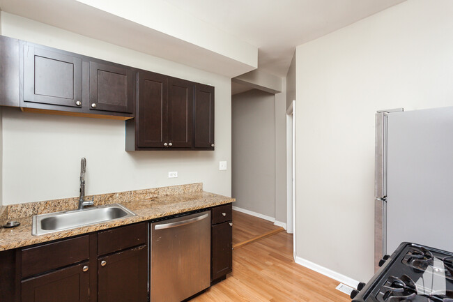 948 W Willow St in Chicago, IL - Building Photo - Building Photo