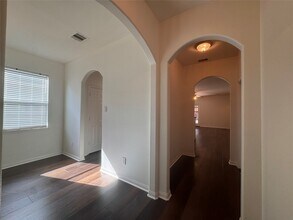 302 Broken Pine Ct in Conroe, TX - Building Photo - Building Photo