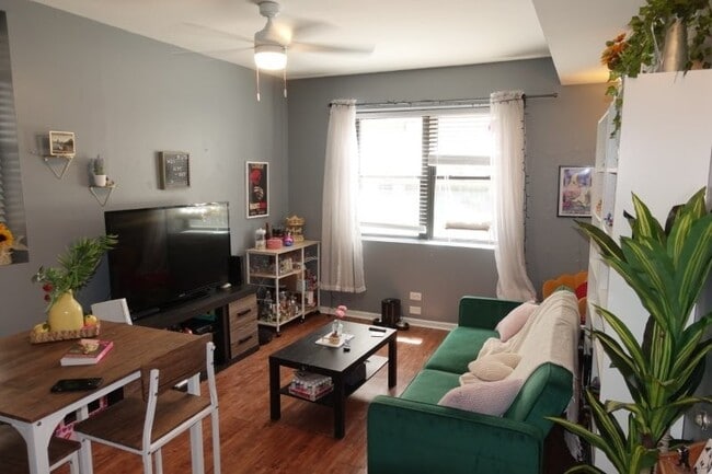 1648 W Ontario St in Chicago, IL - Building Photo - Building Photo