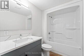 37 Buchanan Rd in St Catharines, ON - Building Photo - Building Photo