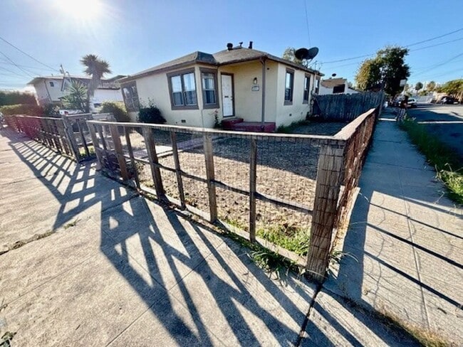 4000 Nevin Ave in Richmond, CA - Building Photo - Building Photo