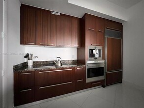 15811 Collins Ave, Unit 15811 Collins Ave # 507 in North Miami Beach, FL - Building Photo - Building Photo