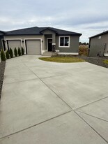 771 Rio Vis Lp in Richland, WA - Building Photo