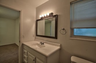 Valencia Apartments in Tallahassee, FL - Building Photo - Interior Photo