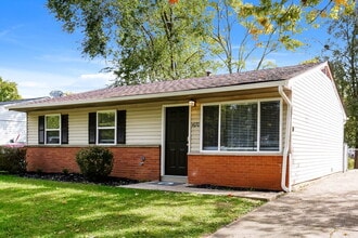 1670 Dundee Pl in Columbus, OH - Building Photo - Building Photo