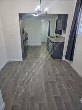 120 E Century Blvd in Los Angeles, CA - Building Photo - Building Photo