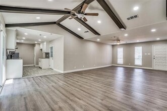 702 Chestnut Dr in Arlington, TX - Building Photo - Building Photo