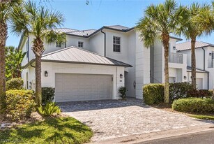 9041 Whimbrel Watch Ln in Naples, FL - Building Photo