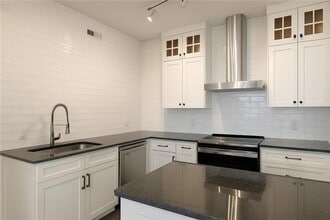 3060 Pharr Ct N Northwest, Unit 707 in Atlanta, GA - Building Photo - Building Photo