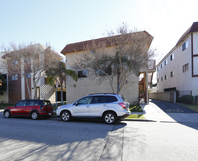 518 W Alexander St in Glendale, CA - Foto de edificio - Building Photo