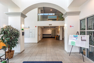 Summercrest Villas in San Jose, CA - Building Photo - Interior Photo