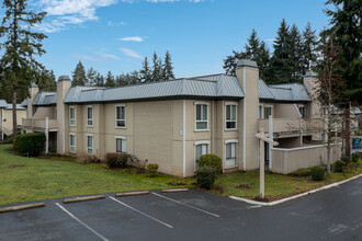 Towne Square Condominiums in Bellevue, WA - Building Photo - Building Photo