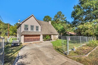 13392 Southshore Dr in Conroe, TX - Foto de edificio - Building Photo
